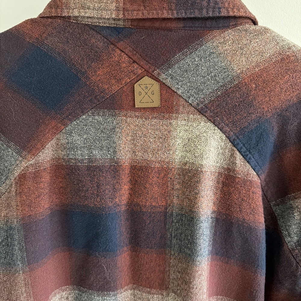 Dakota Grizzly Flannel Button Down Shirt Men's XL Navy Burgundy Tan Cotton - Picture 9 of 10